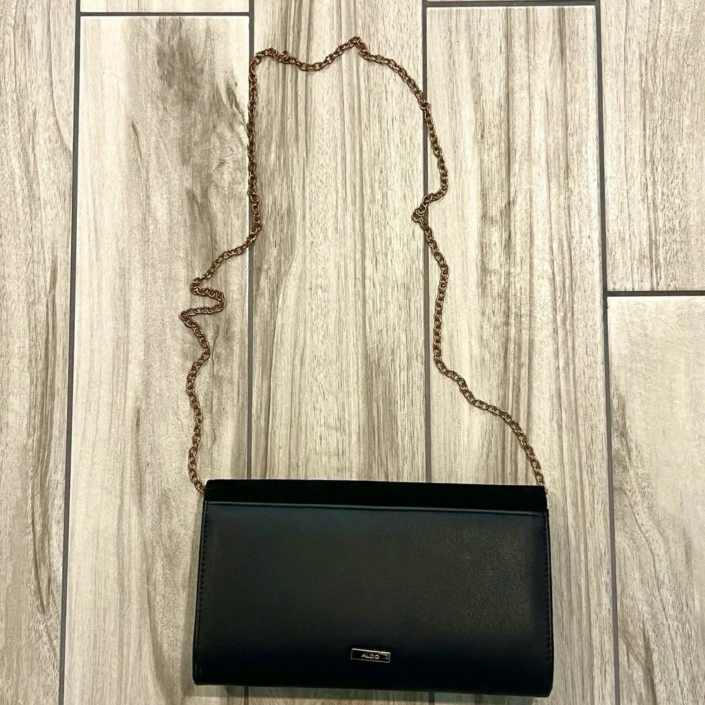 Aldo Crossbody Clutch Women OS Black Good Gold V Trim Envelope Chain Strap - Picture 4 of 10